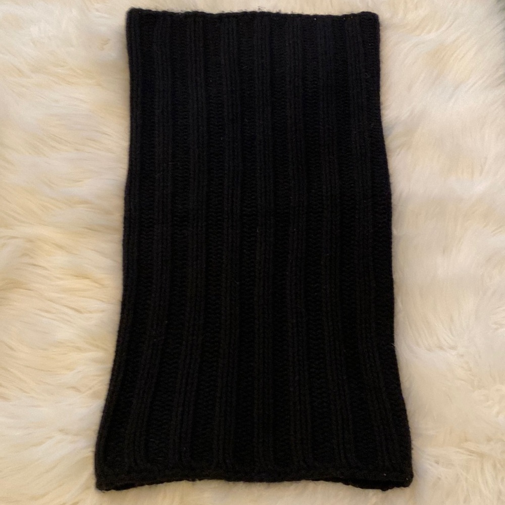 Portolano 100% cashmere black ribbed tube scarf